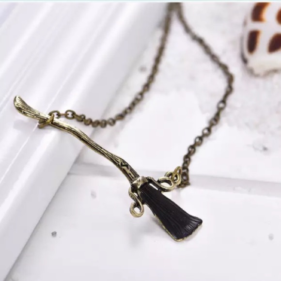 Harry Potter Nimbus Broomstick Necklace - Picture 7 of 8